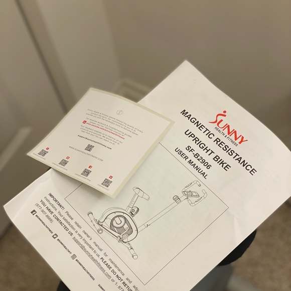 ❌SOLD❌ MAGNETIC RESISTANCE UPRIGHT BIKE - Picture 5 of 6